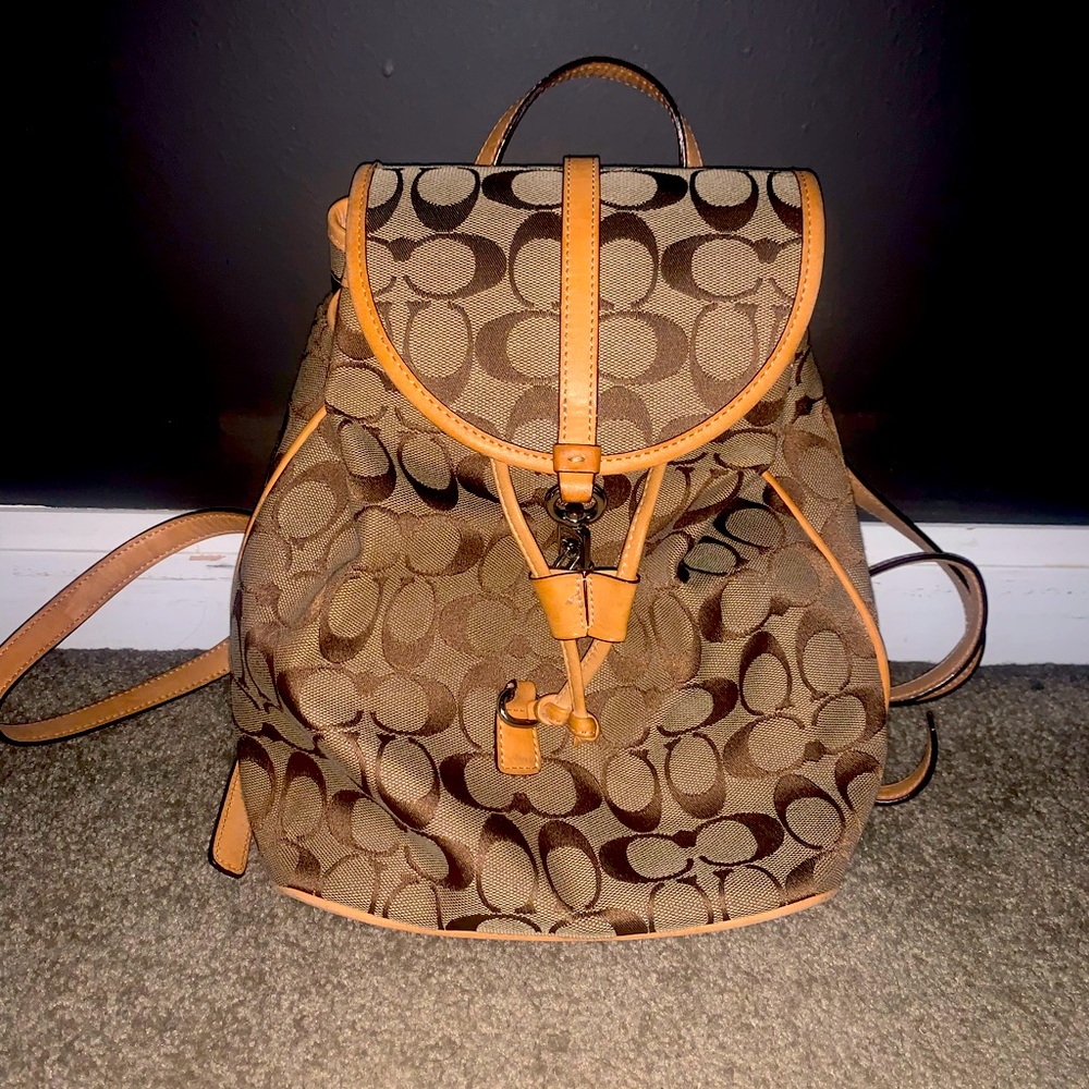 Authentic Coach Backpack Signature Canvas. Mint condition. Barely used.